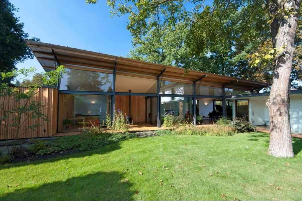 Verandahuys
(Photo Credit - LAM Architects)